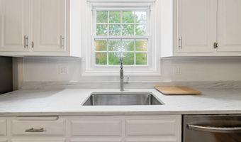 6 El Toro Dr, Bristol, CT 06010