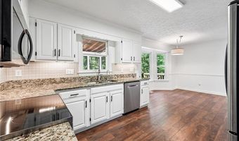 5600 Surrey Ct, Alpharetta, GA 30009