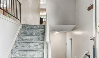 10265 Beaver Trl, Aurora, OH 44202