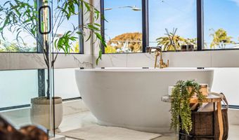 3301 Lincoln St, Carlsbad, CA 92008