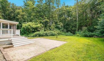 34 Peabody Dr, Brentwood, NH 03833