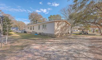 208 Catfish Landing Cir, Bonneau, SC 29431