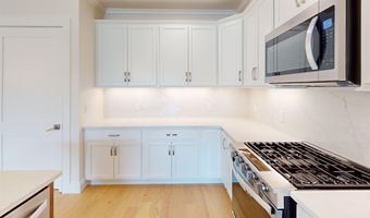 4 Longview Dr 204, Atkinson, NH 03811