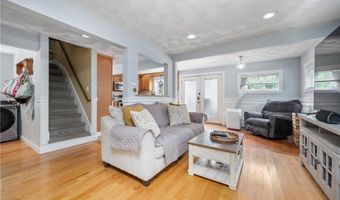 5 Harding St, Coventry, RI 02816
