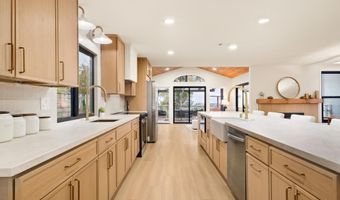 3985 Syme Dr, Carlsbad, CA 92008