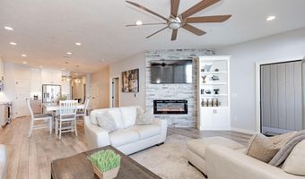 570 Linden Dr. 204, Arnolds Park, IA 51331