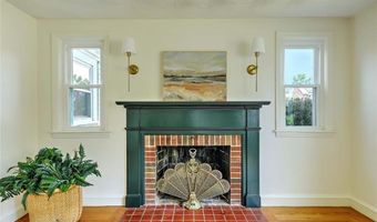 23 Robert Cir, Cranston, RI 02905