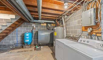 74 Woods Rd, Bethany, CT 06524