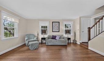 9908 DICKENS Ave, Bethesda, MD 20814