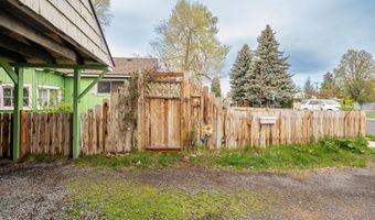 836 NW Dogwood Ave, Redmond, OR 97756