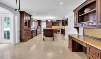 41 Marlpit Pl, Middletown, NJ 07748