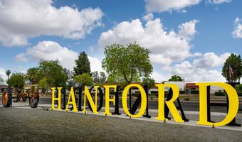 1585 N Weaver Ln, Hanford, CA 93230