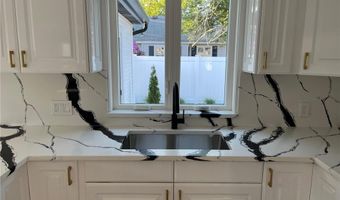 55 Brookfield Dr, Cranston, RI 02920