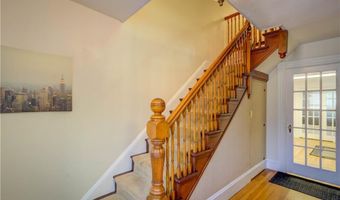 3214 Post Rd, Warwick, RI 02886