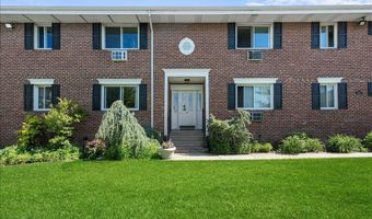 200 Merrick Rd Q, Amityville, NY 11701