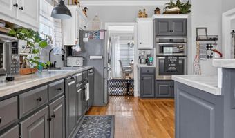98 ROLLING GREEN Dr, Anniston, AL 36207