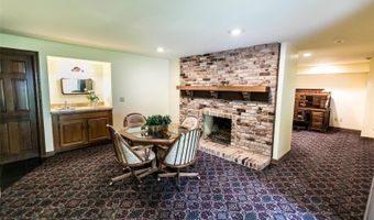 418 Seven Gables Ct, Chesterfield, MO 63017