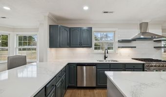 123 Walnut Hill Rd, Bells, TN 38006