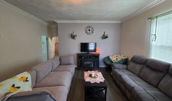 210 W Montford Ave, Ada, OH 45810