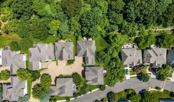55 Sydney Ct, Atlantic Highlands, NJ 07716