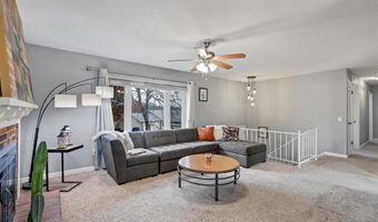 225 Vistaoak Ct, Ballwin, MO 63021