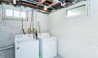 412 E Gray St, Des Moines, IA 50315