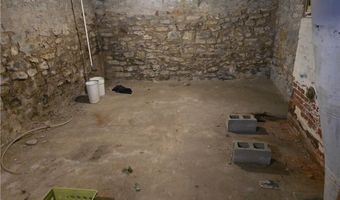 121 N 10th St, Atchison, KS 66002