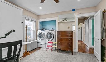 129 Bliss Mine Rd, Newport, RI 02840
