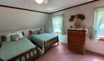 28 Charles St, Belfast, ME 04915