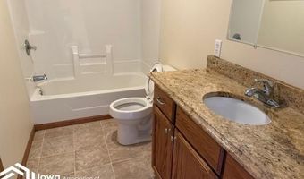 11 Oak Lake Dr, Algona, IA 50511