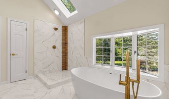 13 Pleasant Rise Cir, Brookfield, CT 06804
