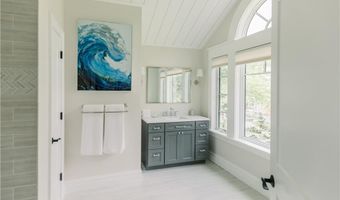 02 Highland Woods Dr, East Greenwich, RI 02818