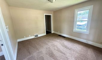 906 Rittenhouse St, Des Moines, IA 50315