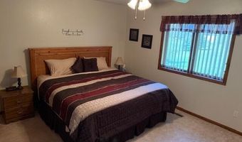 12867 E Pleasant Valley Dr, Aberdeen, SD 57401