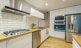 3532 Meadow Grove Trl, Ann Arbor, MI 48108