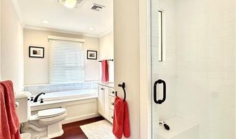 44 Tuckerman Ave, Middletown, RI 02842