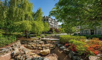 8121 RIVER Rd 423, Bethesda, MD 20817