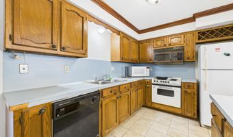 160 Ocean Dr #6B, Baton Rouge, LA 70806