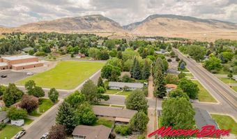 1808 12th St, Cody, WY 82414