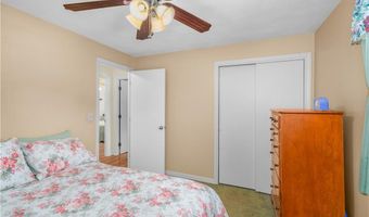 82 Hope Rd, Cranston, RI 02921