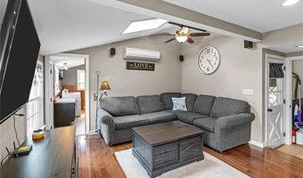 1 Leahy St, East Providence, RI 02916