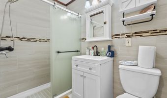 211 Norman St, Bridgeport, CT 06605