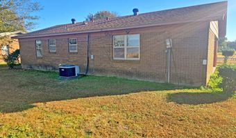 206 Hoover St, Belzoni, MS 39038