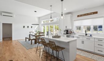 173 Tamrox Dr, Arundel, ME 04046