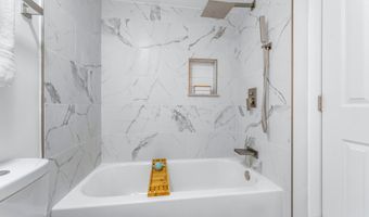 4107 MASSACHUSETTS Ave SE 9, Washington, DC 20019