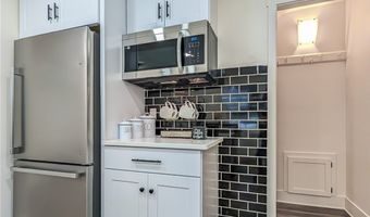 1872 Pickle Rd, Akron, OH 44312