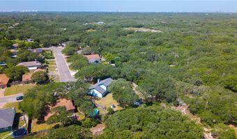102 Mallard Dr, Aransas Pass, TX 78336