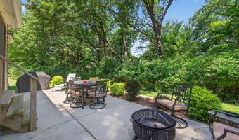 554 Lering Ct, Ballwin, MO 63011