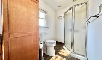 432 Edgewater Dr, Algonac, MI 48001