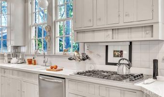 905 Goebel Ave, Savannah, GA 31404